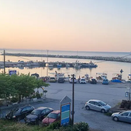 By The Sea アパート *