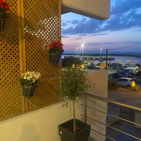 Apartman By The Sea *